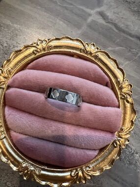 Silver Clover Motif Stainless steel plated silver Band Ring size 9 unisex flora